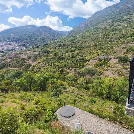 3 Bedroom Beautiful In Casa vacanze *