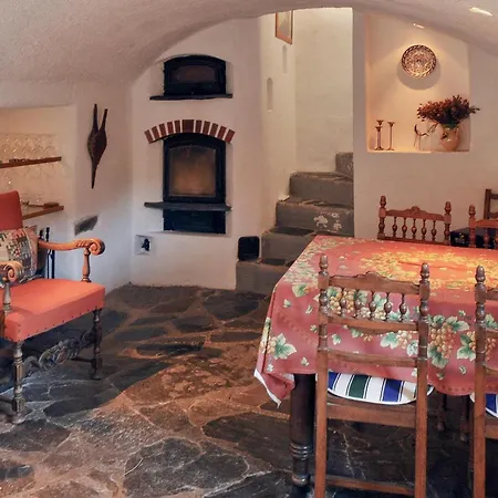 Casa vacanze 3 Bedroom Beautiful In Roquebrun